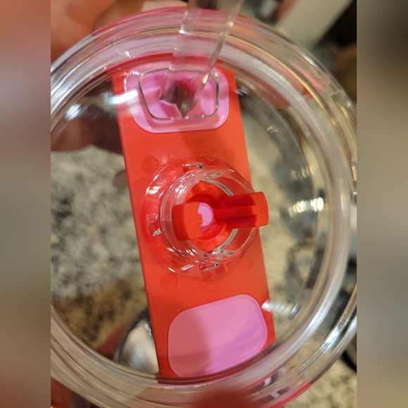 ♥️ Stanley 40oz Red 2025 Valentines Day Tumbler With Straw Topper - Picture 7 of 16